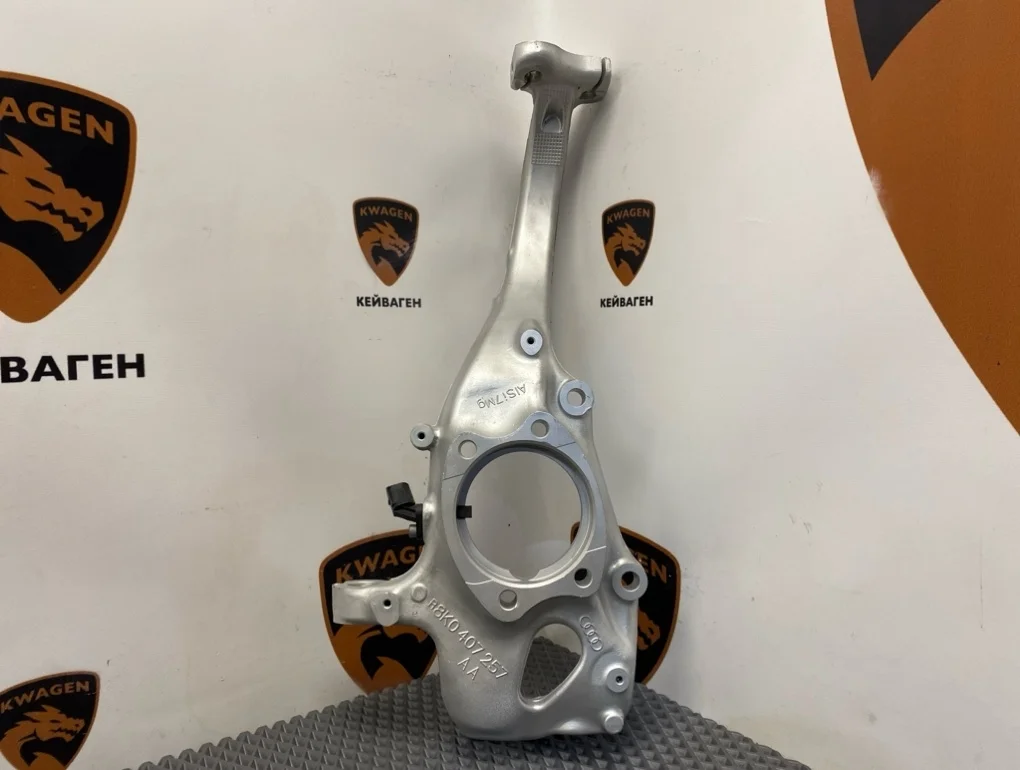 Кулак поворотный Audi Q5 2011 8R