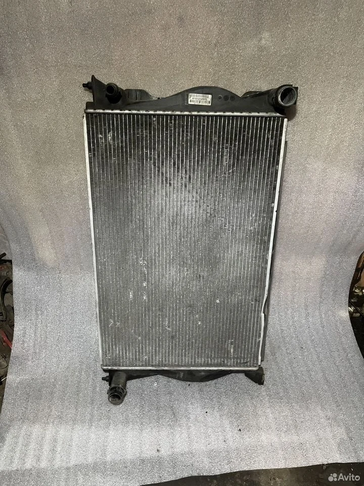 Радиатор охлаждения audi a6 c6 4f0121251l