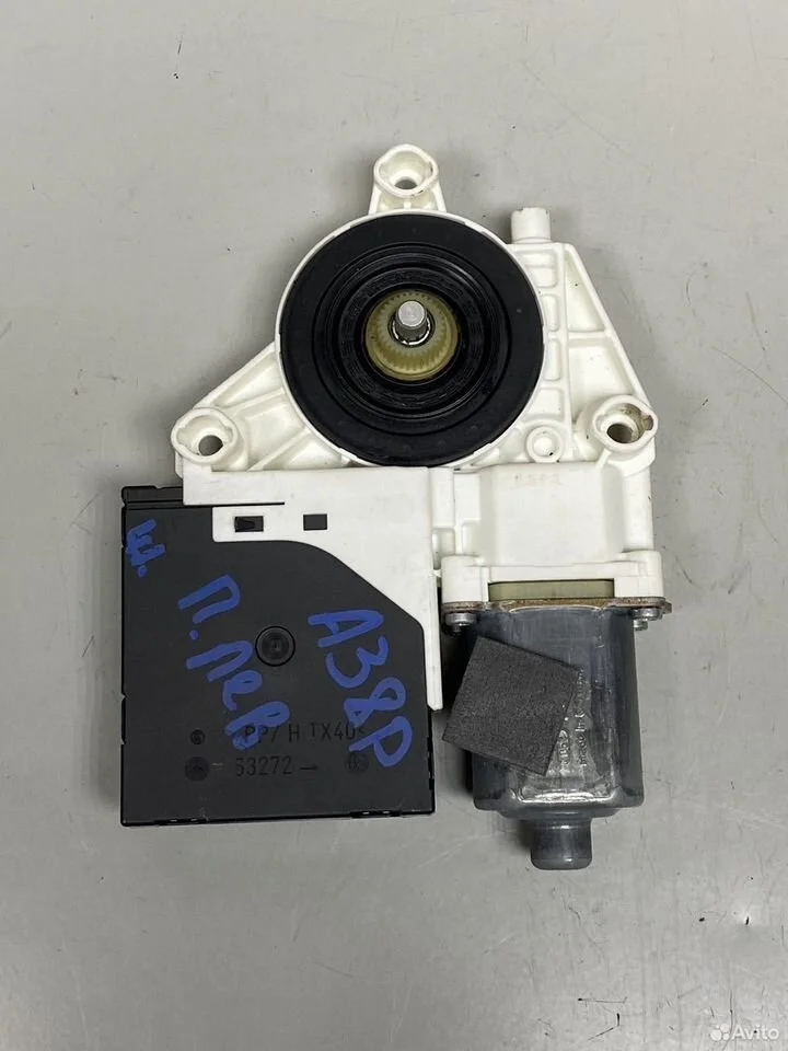 Мотор стеклоподъемника задней правый audi a3 8p