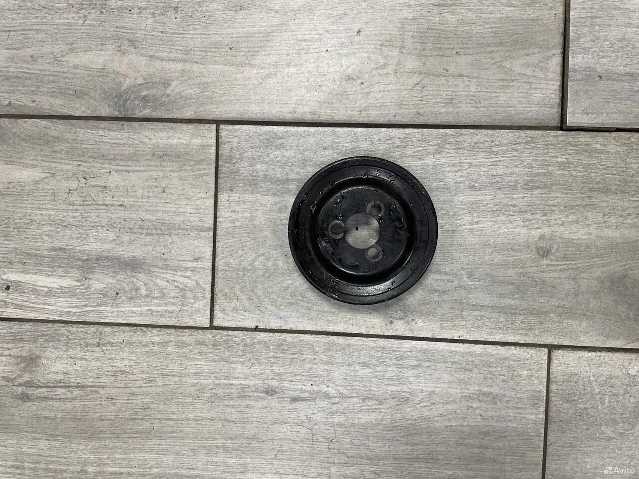 Шкив помпы vw passat b6 03d121028b