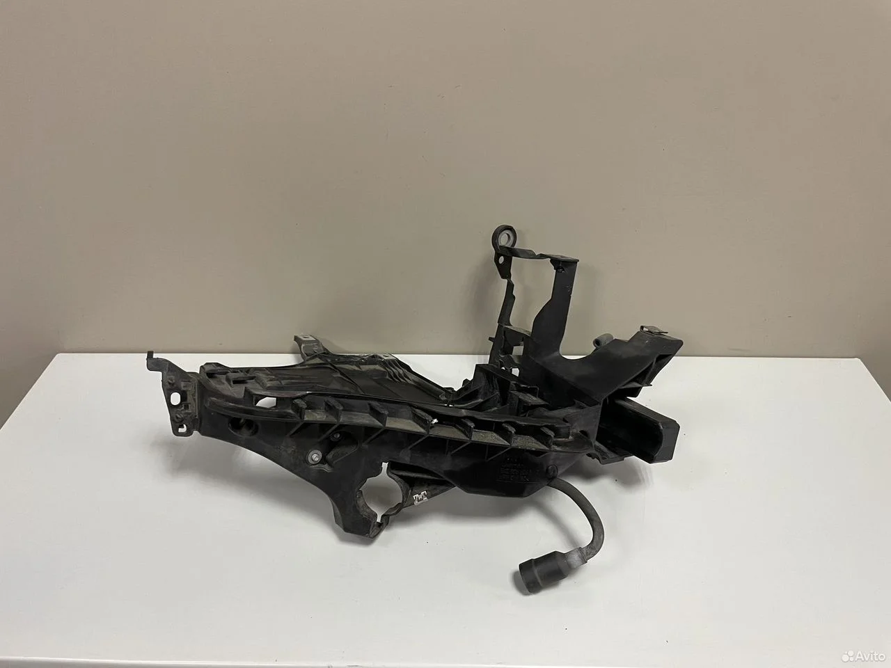 Кронштейн правый фары audi a4 b8 рестайлинг