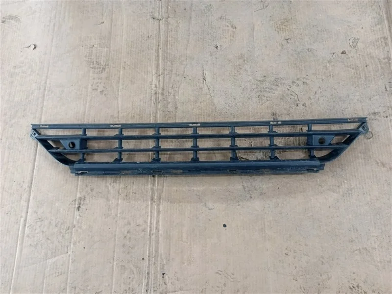 Решетка бампера Volvo XC60 2017 31323775 D5244T21