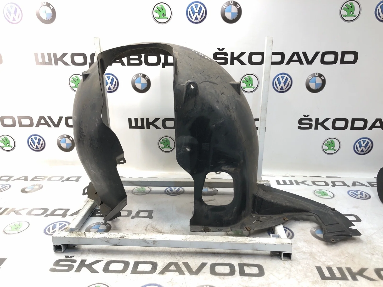 Подкрылок Skoda Octavia 2013 5E0809957 A7 (5E) 2.0 CKFC, передний левый