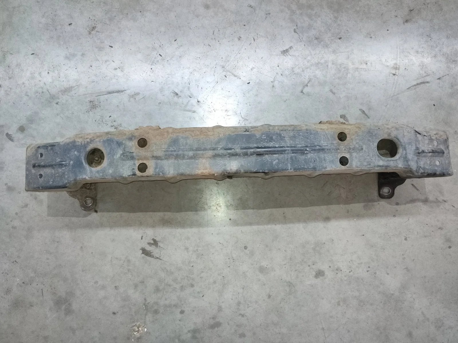 Усилитель бампера SsangYong Rexton 2009 Y250