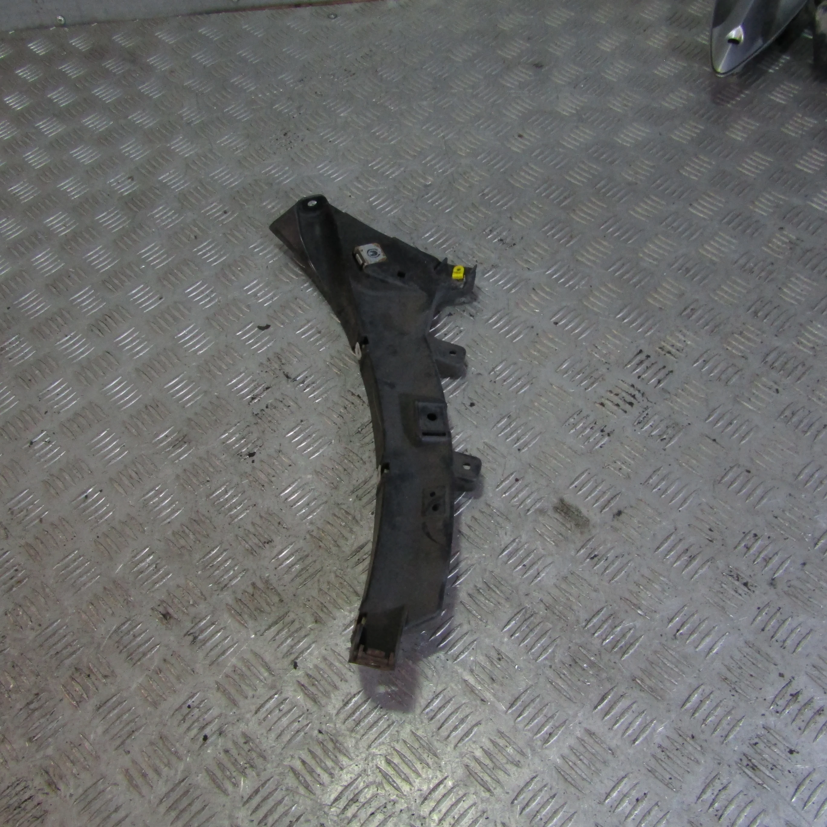 Кронштейн бампера передний левый JAGUAR XF I рест