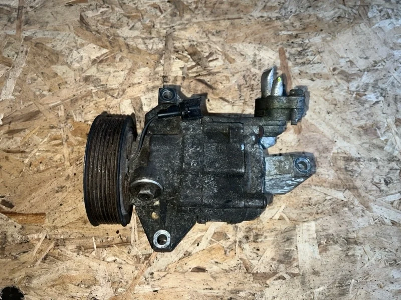 Компрессор кондиционера Nissan Note 2010 E11E