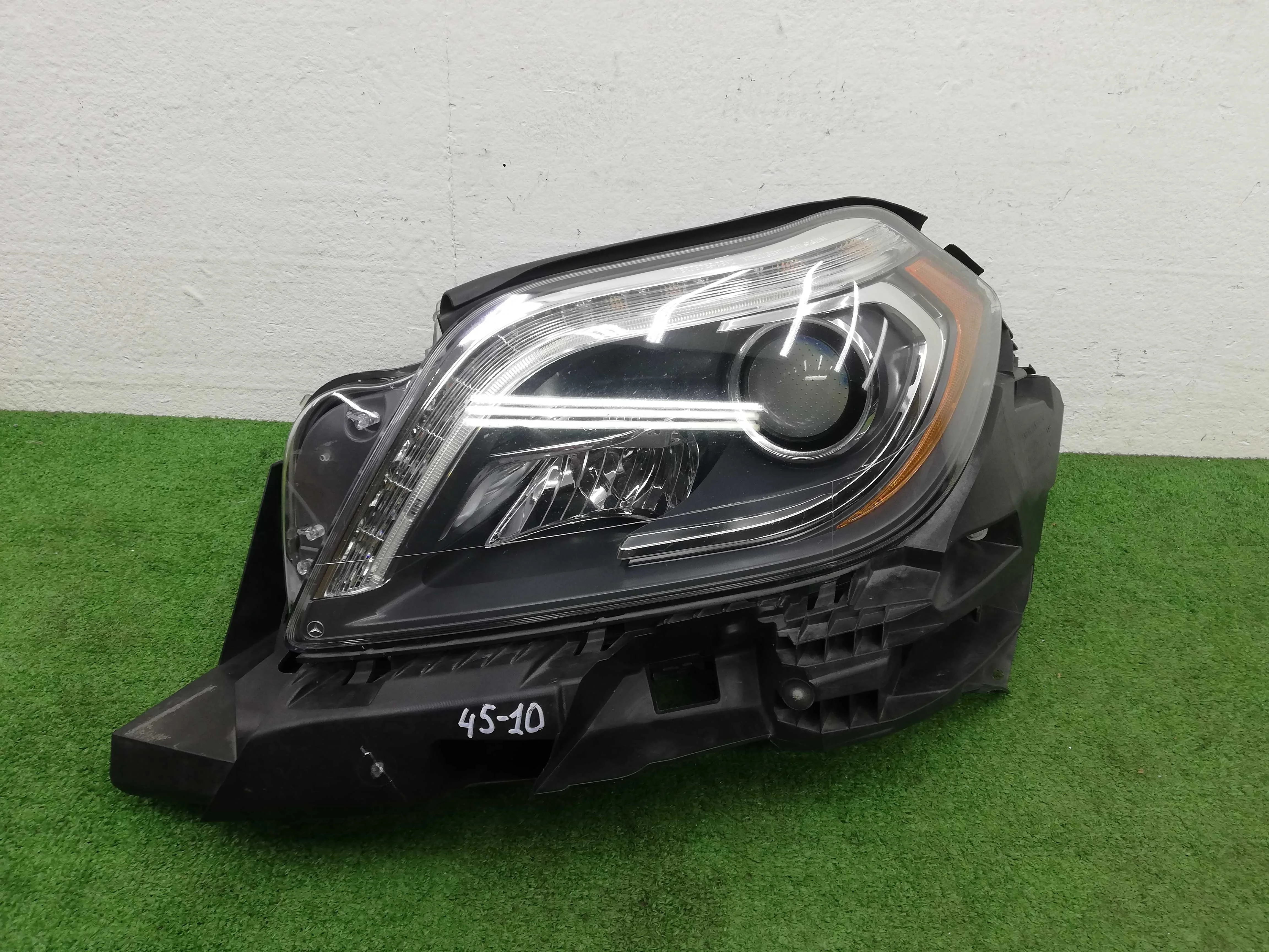 Крепление фары левой Mercedes GL (X166) 2012 - 2016 дизель 3.0 Автомат