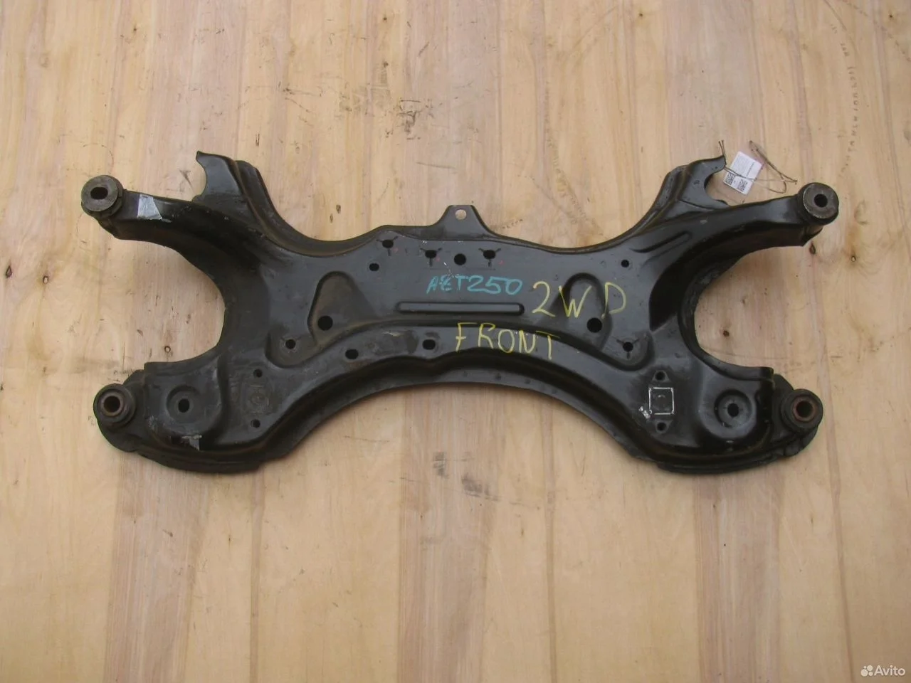 Подрамник toyota avensis 2 zzt251 azt250 2003-2008