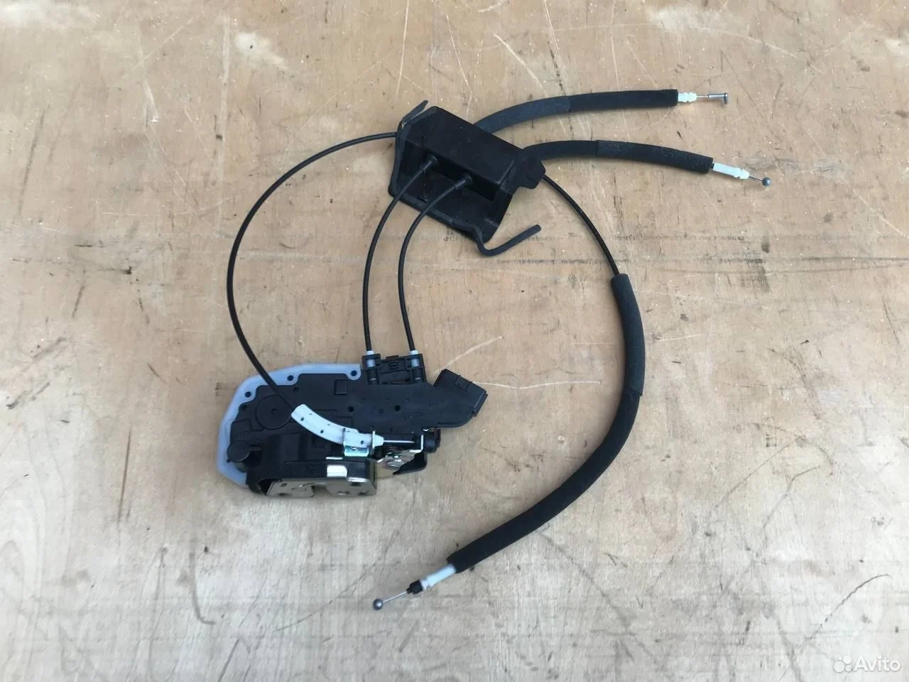 Замок передний правый infiniti fx37 qx70 s51