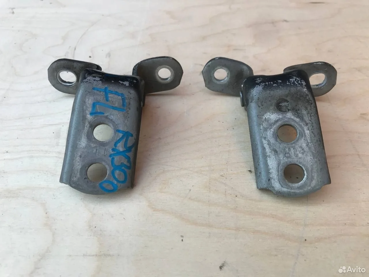 Петли передней левой двери lexus rx300 mcu15