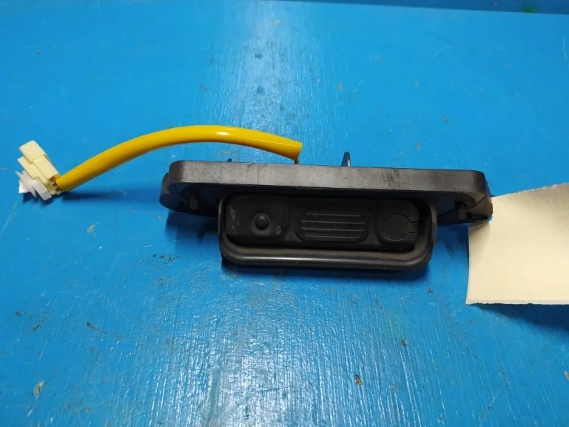 Ручка двери багажника Mitsubishi Outlander 3 2012-2017