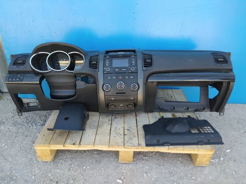 Торпедо Kia Sorento 2 2009-2015