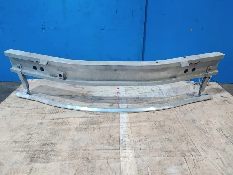 Усилитель бампера Infiniti M 2010-2014