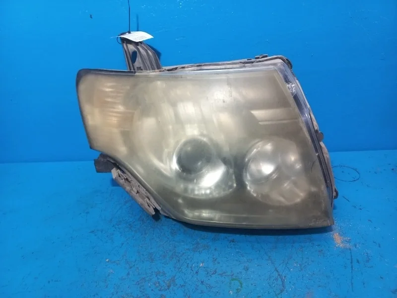Фара Mitsubishi Pajero 4 2006-2012