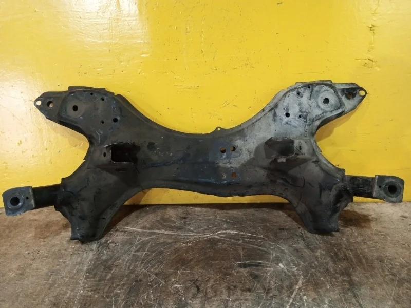 Подрамник Toyota RAV4 XA20 2000-2005