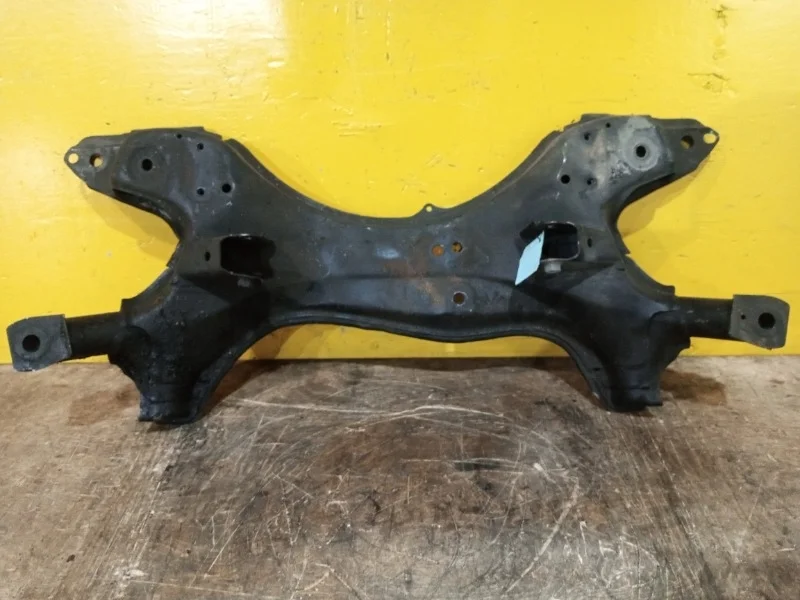 Подрамник Toyota RAV4 XA20 2000-2005