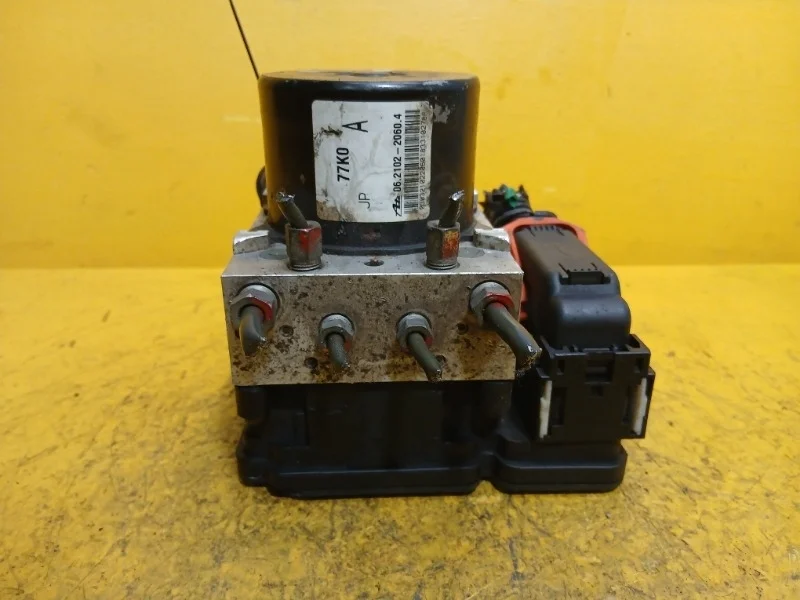 Блок abs, гидроаккумулятор Suzuki Grand Vitara 2 2006-2015