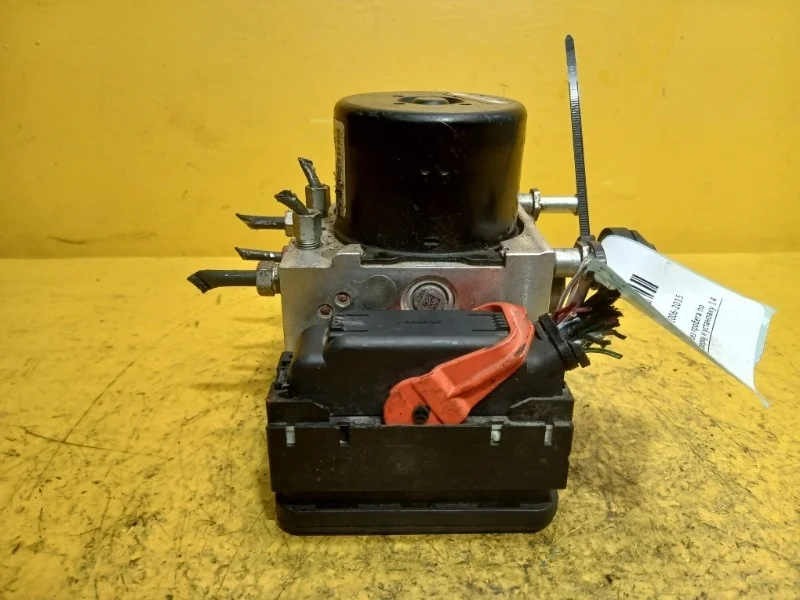 Блок abs, гидроаккумулятор Suzuki Grand Vitara 2 2006-2015