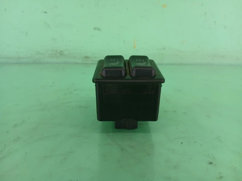 Блок управления подогрева сидений Mitsubishi Lancer 9 2003-2007