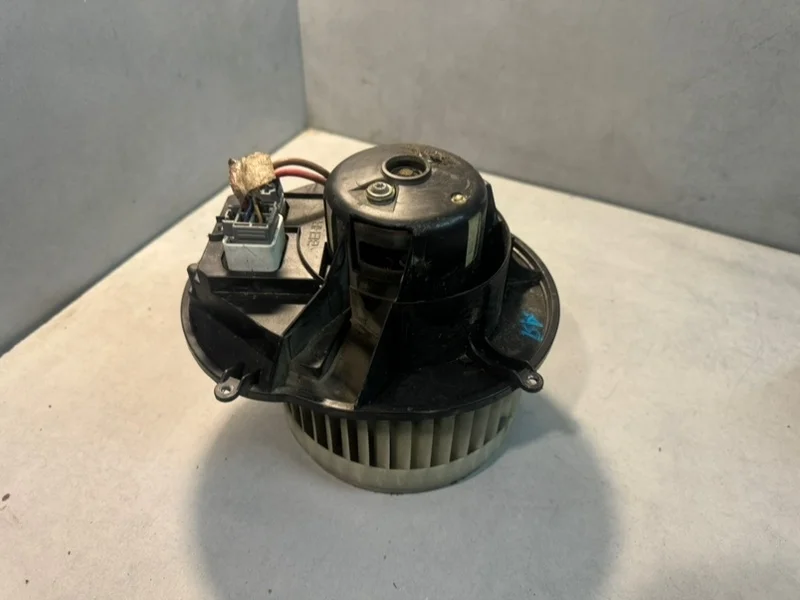 Мотор печки Volvo XC90 31320393