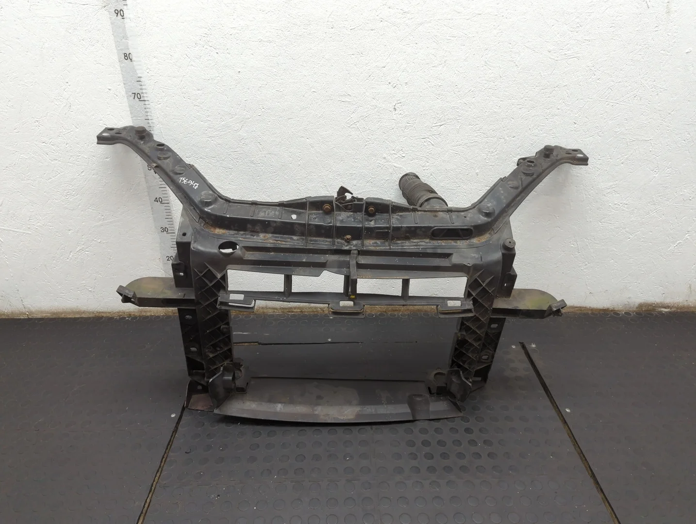 Рамка передняя (телевизор) Ford Fusion 2002-2012 Хэтчбэк 5 дв. КПП 5-ст.мех.(МКПП) F6JA, F6JB Дизель 1.4 л TDCI