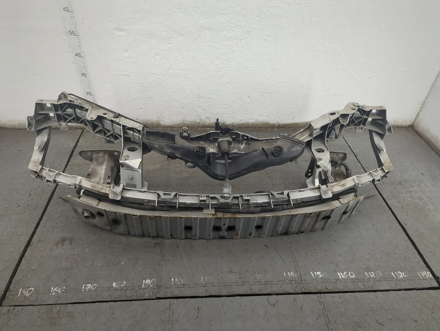 Рамка передняя (телевизор) Ford Focus 2 2008-2011 Хэтчбэк 5 дв. КПП 5-ст.мех.(МКПП) SHDA, SHDC Бензин 1.6 л