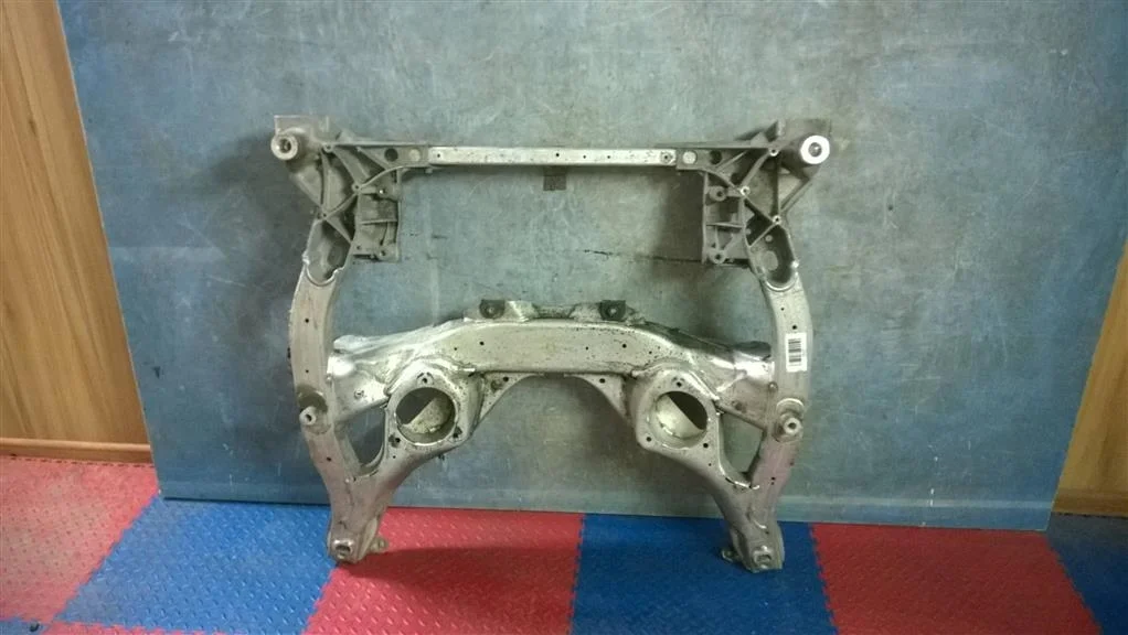 балка подмоторная BMW 5-серия F10/F11 31116796692  N47D20C 184 лс 520d 2011 BLACK SAPPHIRE METALLIC (475)