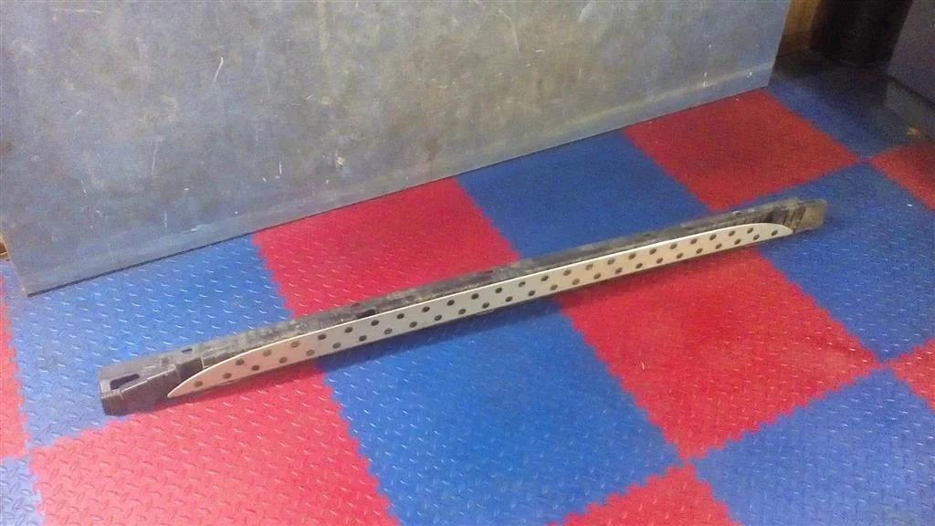 подножка BMW X3 E83 51713401010  M54B30 231лс 3.0i 2004 Серебристосерый металлик А08