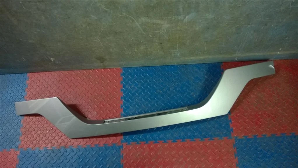 накладка двери багажника BMW X3 E83 51133403611  M54B30 231 лс 3.0i 2004 Серебристосерый металлик А08