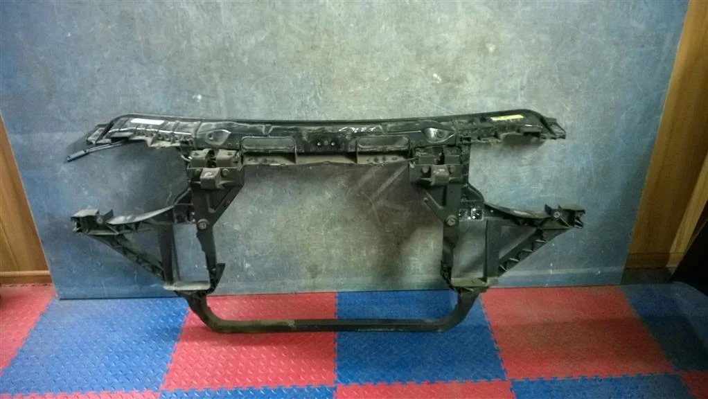 панель телевизор BMW X3 E83 51643419945 =  M54B30 231 лс 3.0i 2004 Серебристосерый металлик А08