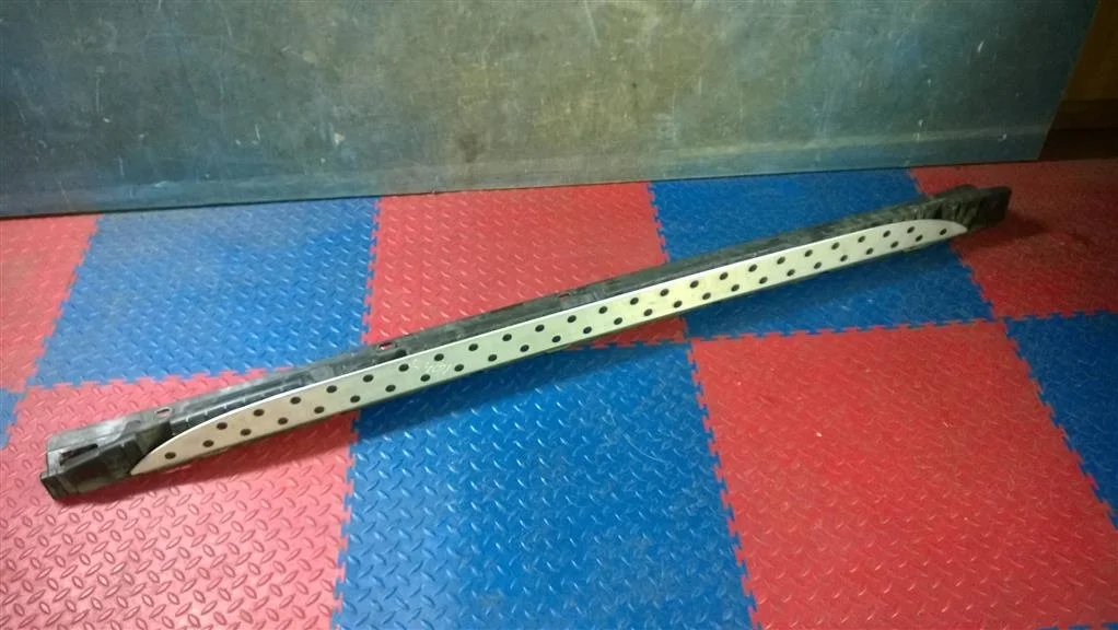 подножка BMW X3 E83 51713401010  M54B30 231 лс 3.0i 2004 Серебристосерый металлик А08