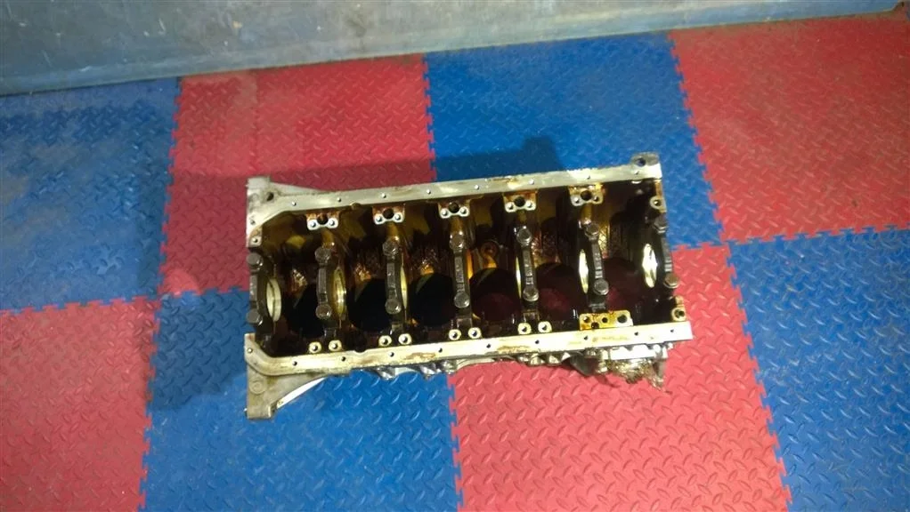 блок двигателя голый BMW X5 E53 11117502918  M54B30 231 лс 3.0i 2002 TITANSILBER METALLIC (354)