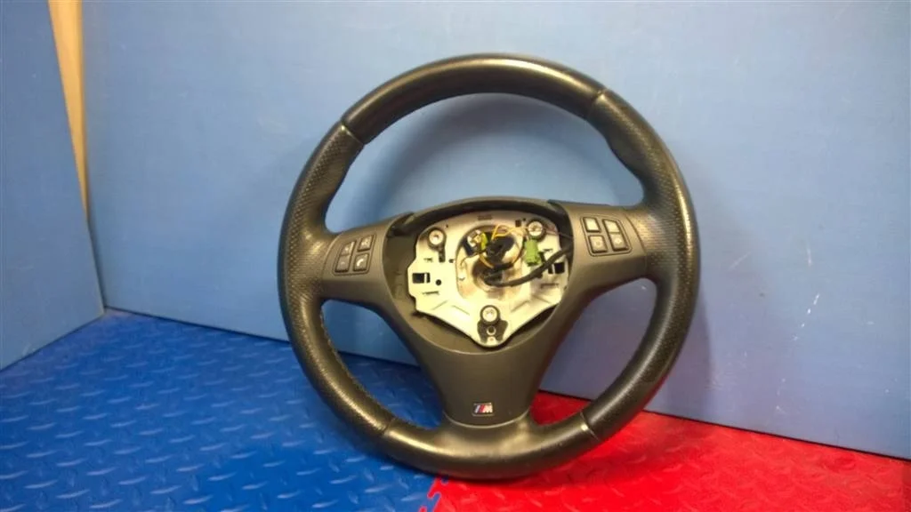 рулевое колесо без airbag BMW X1 E84 32307839114  N47D20C 2012 SPACEGRAU METALLIC ( A52 )