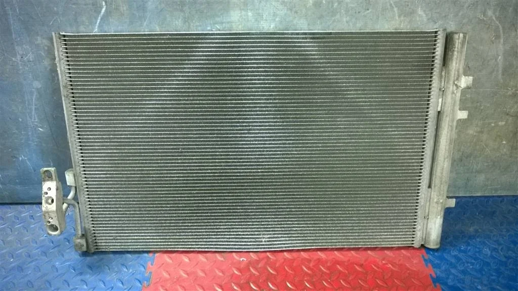 радиатор кондиционера конденсер BMW X3 F25 64539216143 N47D20C 184 лс 2.0D 2013 SPACEGRAU METALLIC ( A52 )