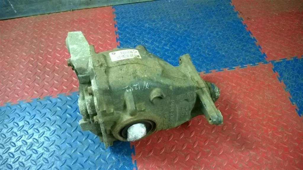 редуктор заднего моста BMW X3 F25 33107592005  N47D20C 184 лс 2.0D 2013 SPACEGRAU METALLIC ( A52 )