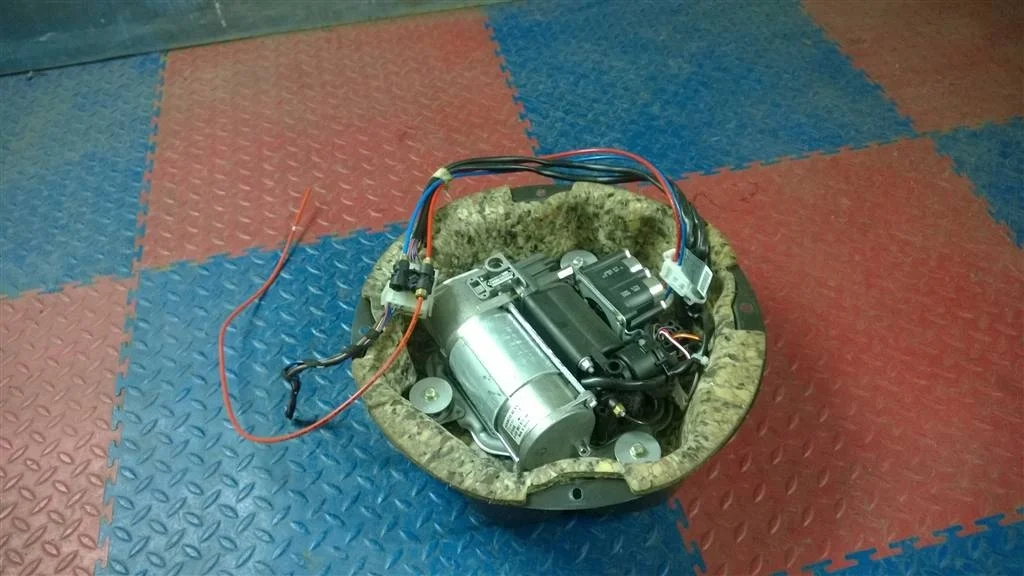 насос регулировки подвески BMW X5 E53 37221092349  M54B30 231 лс 3.0i 2000 TOPASBLAU METALLIC (364)