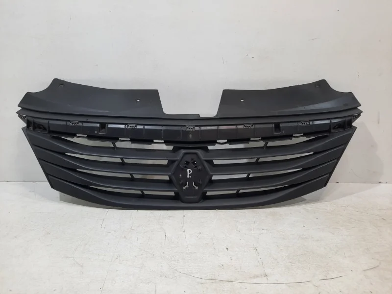 Решетка радиатора Renault Logan 2009-2016 2005422 `1, передняя