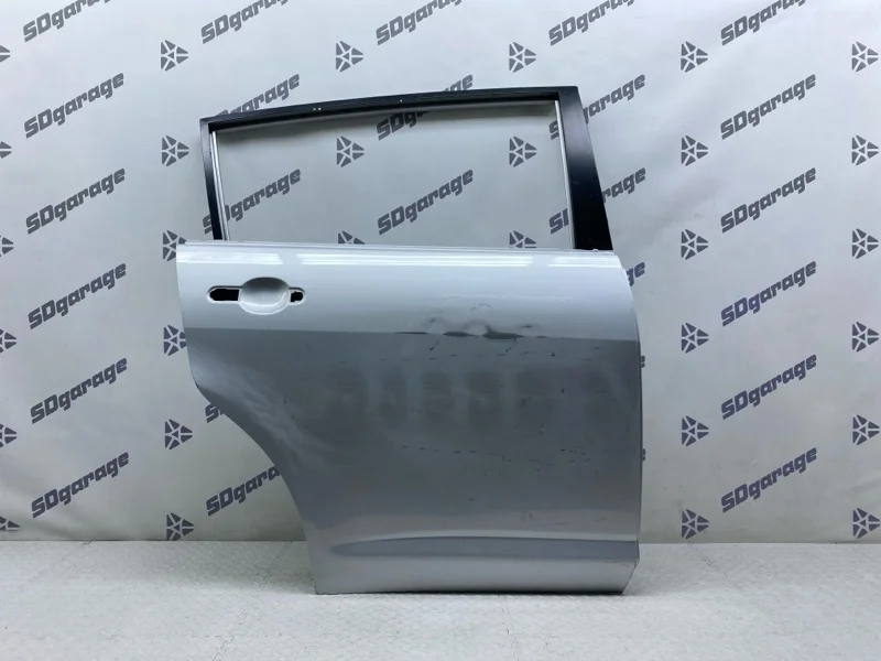 Дверь Nissan Tiida 2007- 82100EL030 C11, задняя правая