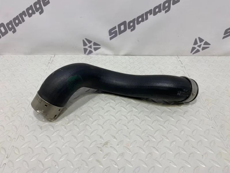 Патрубок интеркулера Mercedes-Benz CLS Рестайлинг 2015 A2045280682 C218 3.5 DIESEL, передний правый