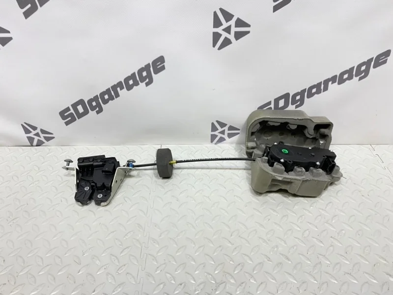 Замок крышки багажника Mercedes-Benz GLS 350 d 4MATIC 2018 A0997400600 W166 (D51) 642 OM642, задний