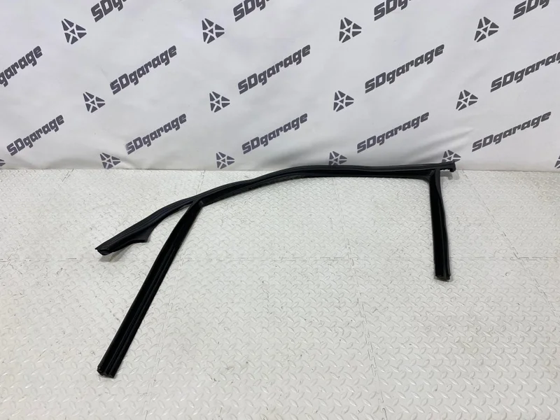 Направляющая стекла Mercedes-Benz GL AMG 6.3 2015 A1667250925 X166 5.5 AMG, передняя левая