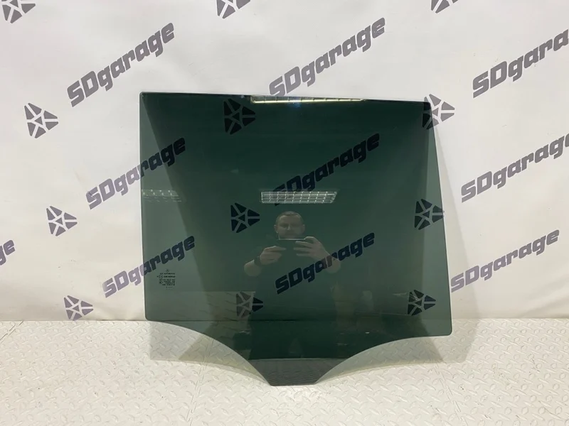 Стекло двери Mercedes-Benz GLS 350 d 4MATIC 2017 A1667352610 W166 3.5 ДИЗЕЛЬ, заднее правое