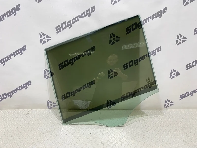 Стекло двери Mercedes-Benz GLS A1667352310 X166, заднее левое