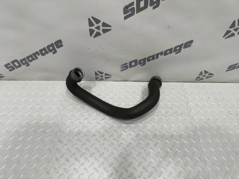 Патрубок Mercedes-Benz E-class с 2013-2016 A2045012582 W212 OM271, левый