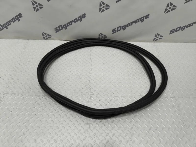 Уплотнитель крышки багажника BMW X5 2018 51767385847 F15 N57D30B, задний