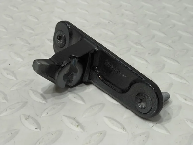 Петля двери нижняя Mercedes-Benz GLS 2017 A1667200437 W166 642826, передняя правая