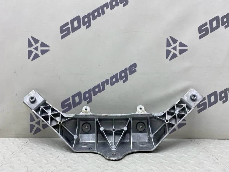 Кронштейн передней панели Mercedes-Benz GLS 2017 A1666200315 W166 642826