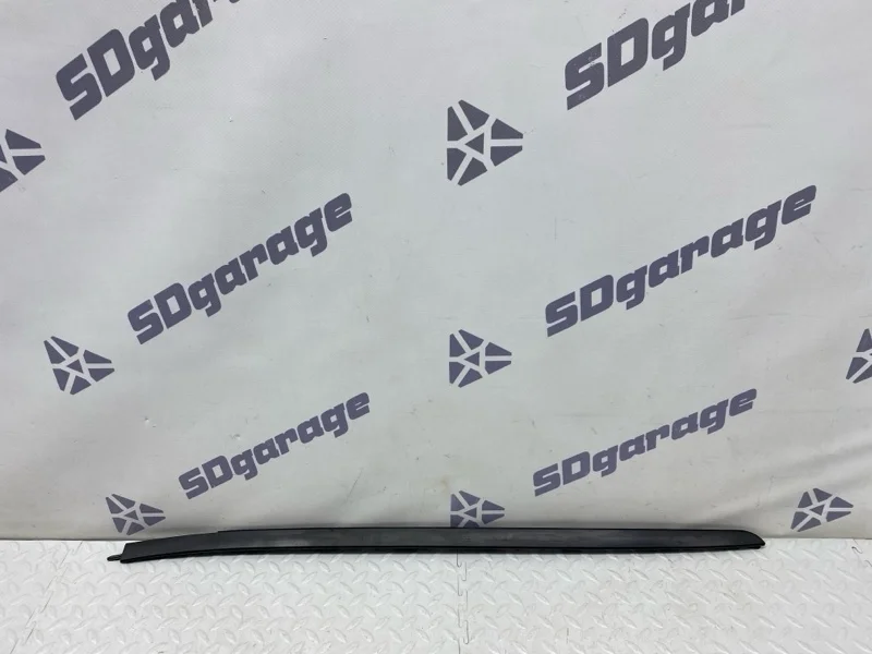 Молдинг лобового стекла BMW X5 2018 51317462206 F15 N57D30A, передний правый