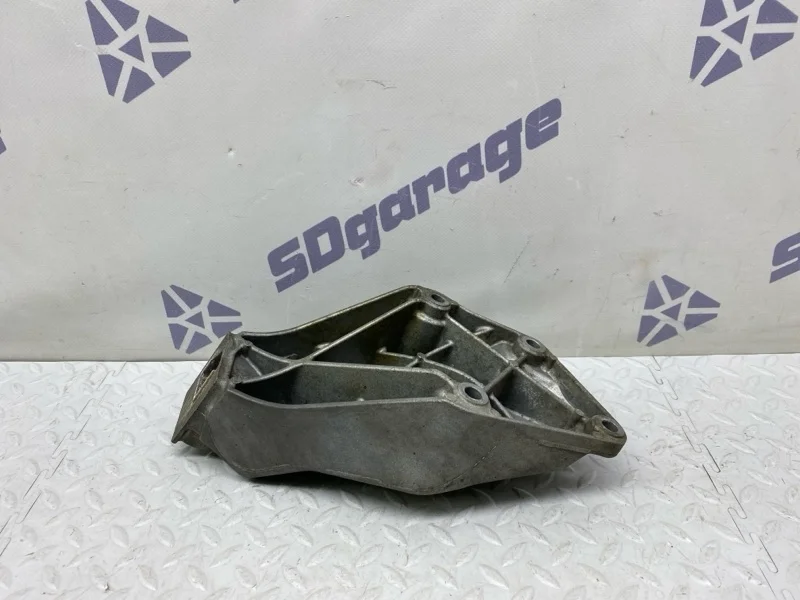 Кронштейн двигателя BMW X5 2021 22116861559 G05 B58B30C, передний левый