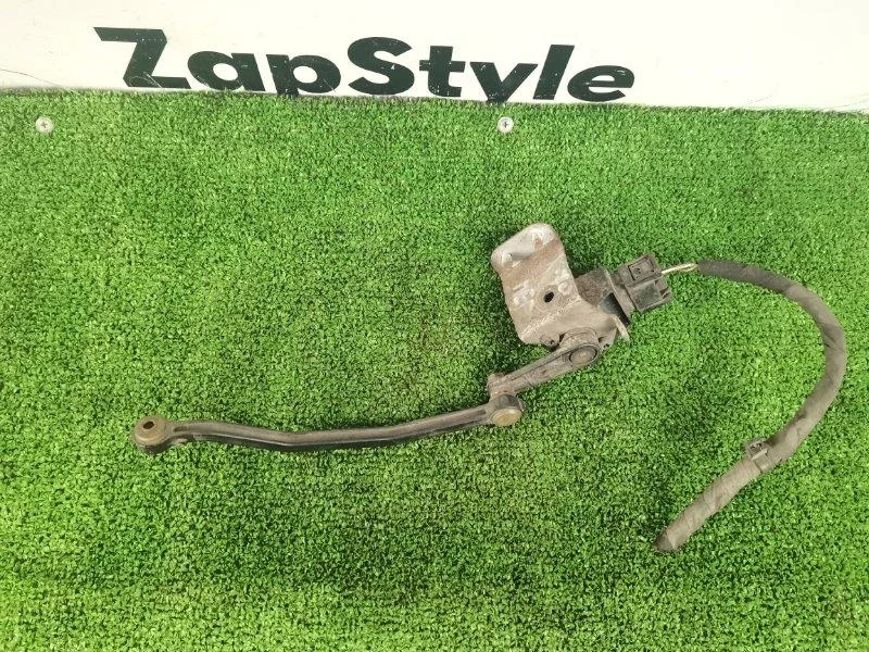 Датчик высоты дорожного просвета volvo XC70 2010